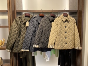 德国直邮 Burberry巴宝莉正品女士菱格短款翻领按扣收腰棉服外套