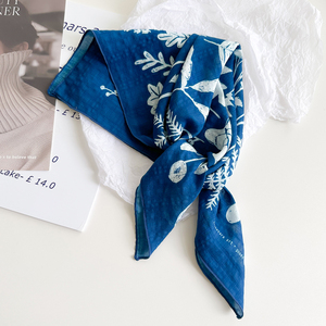 法国代购LV适用小方巾丝巾女蓝色三角头巾护颈棉围脖扎染领巾装饰