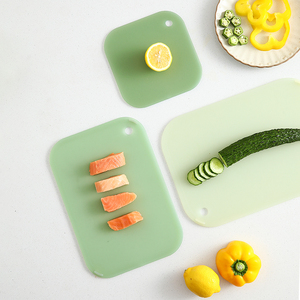 日本家用厨房抗菌防霉砧板宝宝辅食切水果塑料加厚防滑切菜板套装