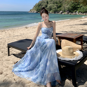 新款连衣裙夏季裙子海边沙滩旅游长裙女吊带蓝色收腰小妖度假女装