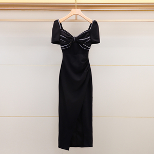 秋款女装2023年新款黑色方领钻饰优雅仪式感连衣裙高级感秋季长裙