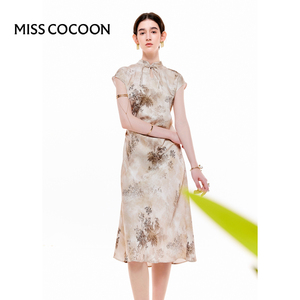 MISSCOCOON【赋美东方】24夏新款新中式改良旗袍缎面素雅连衣裙