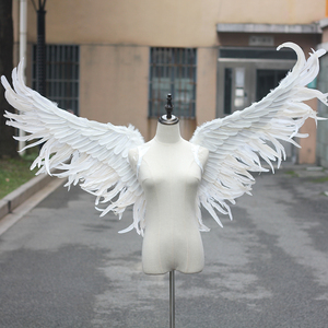 米白色仙女变装拍照写真羽毛天使翅膀时尚杂志模特走秀表演道具