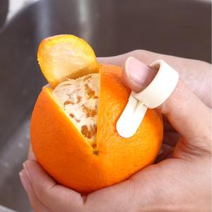 日本KM.396.创新开橙器剥橙皮桔子皮塑料手指刀 2只 米木日式家居
