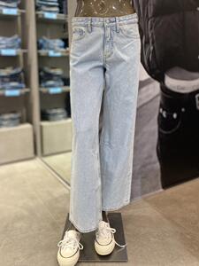 CK Jeans韩国代购24春J223381女士百搭复古宽松淡蓝色休闲牛仔裤