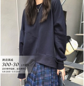 iWiNG美玲「返场」日本拼接设计 特别不对称圆领加绒卫衣 2色入