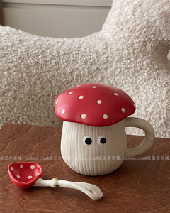 复古红蘑菇造型带盖陶瓷马克杯釉下彩手绘咖啡杯碟少女心水杯勺子