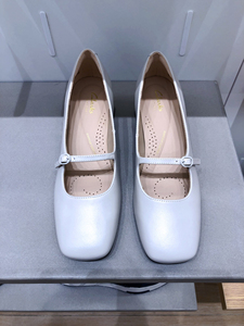 Clarks妮嗒女鞋2024春款高跟白色玛丽珍鞋粗跟鞋261735444