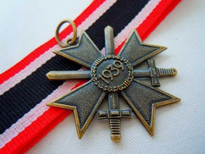 德迷德意志佩剑战功二级十字勋章古铜色战功铁十字荣誉奖章及绶带