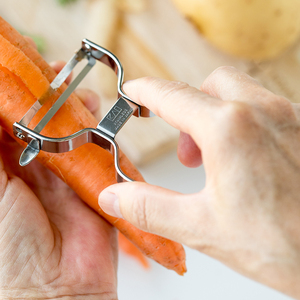 日本制贝印 KAI蔬菜水果土豆胡萝卜削皮器不锈钢刮皮刀厨房多功能