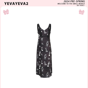 YEVA 嘻哈京剧系列 中国风印花V领吊带连衣裙女24夏季黑色长裙子
