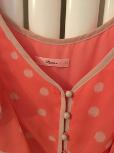 roem罗燕雪纺连衣裙，粉橘色波点图案，160/84A