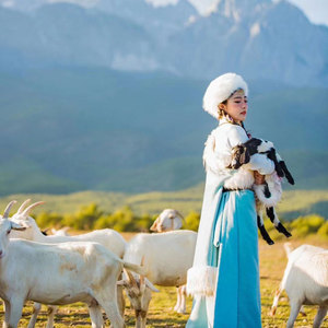 云南丽江泸沽湖旅拍多种名族风格服饰任选一对一服务情侣闺蜜写真