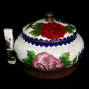 日本回流七宝烧掐丝珐琅釉手绘铜胎牡丹果子器茶叶罐茶瓜果盒一对