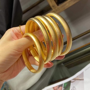 钢钛版黄金色古法宽版圆条手镯简约情侣男女素面手环