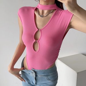 夏季辣妹设计感T恤立领镂空连身上衣胸前挖空性感紧身露腰连体衣