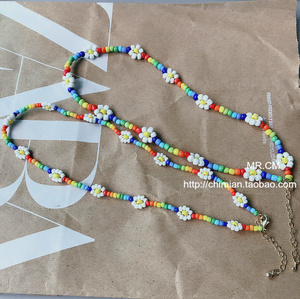 买二送一 时尚原创设计GiGi同款泫雅雏菊手工串珠花朵彩虹项链