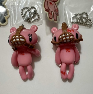 gloomy bear日本粉色暴力熊血粉熊公仔钥匙扣挂件