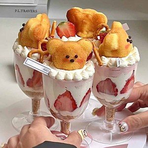 网红小熊蛋糕装饰摆件面包甜品儿童生日纪念卡通玛德琳插件小红书