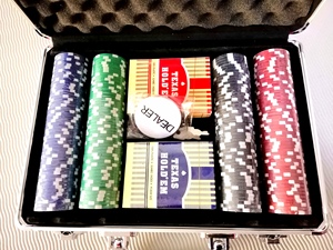 高档无面值德州扑克全套 质感筹码+扑克+手提箱子+赌场专用桌布