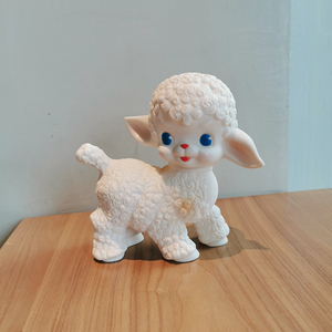日本昭和娃娃胶皮羊娃娃复古小羊少女心摆件拍摄道具可爱卡通玩具