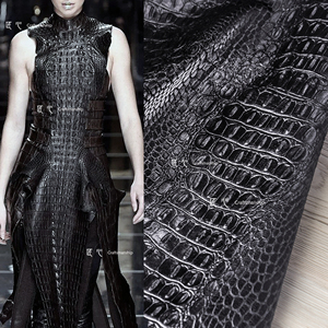 黑色意大利鳄鱼纹立体肌理皮革布创意皮衣大衣包袋pu皮设计师面料