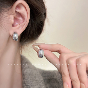 很爱~银豆豆气泡光面金属耳钉2024年新款小众设计气质耳环耳饰女