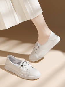 2024春季新款小白鞋女式休闲单鞋前系带平跟圆头软底板鞋