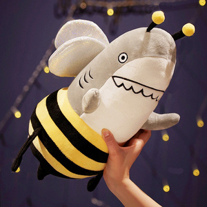 鲨鱼蜜蜂公仔鲨bee玩偶小鲨臂抱枕恶搞毛绒玩具搞笑礼物搞怪娃娃