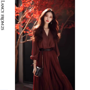 2024春季新款小香风高级感赫本风小红裙复古气质红色显瘦连衣裙子