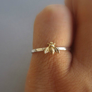 Youngwish热卖新款小蜜蜂戒指 女欧美小清新镀925银黄金分色指环