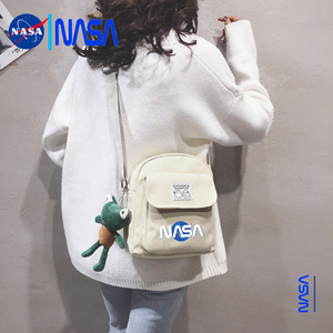 NASA联名2024新款斜挎包女休闲胸包运动腰包时尚帆布单肩背包男