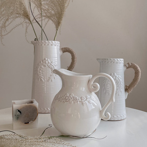 浮雕陶瓷奶壶花瓶摆件客厅插花小众单耳花器ins风法式家居饰品