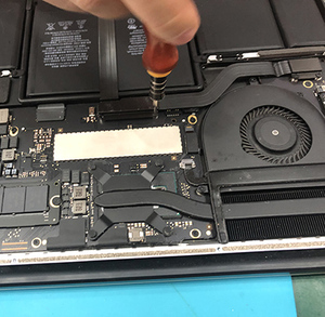 苹果电脑键盘电池mac换屏幕进水维修Macbook Air Pro iMac触控板