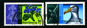 新西兰邮票1970年查塔姆群岛信天翁查塔姆百合花 戳位不同 冲钻
