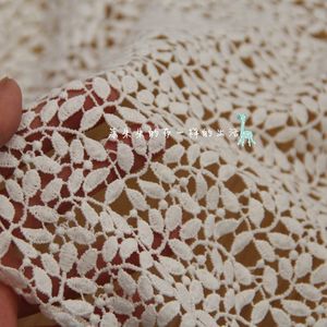 高品质进口布料 重磅立体刺绣小叶子白色牛奶丝镂空水溶蕾丝布料
