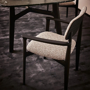 意式实木餐椅家用棉麻布北欧酒店主题餐厅会所椅子现代简约书桌椅