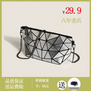 日本几何菱格镭射包小包包女2024新款潮夏季夜光菱形斜挎包链条包