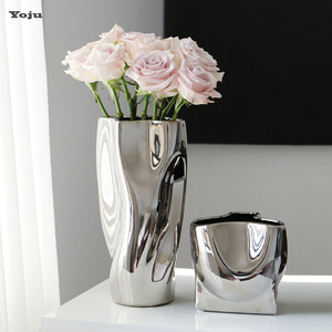北欧轻奢电镀陶瓷花瓶不规则玄关插花摆件简约现代高级感银色花器