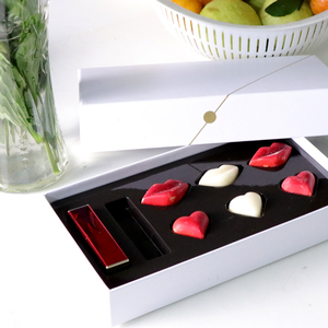新款情人节8粒心形嘴唇巧克力包装盒礼盒星球硬盒星空包装盒定制