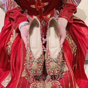 秀禾服婚鞋女中式婚礼结婚新娘鞋红色平底孕妇婚纱两穿绣花鞋大码