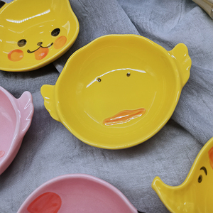 宠物碗陶瓷卡通可爱仓鼠食盆小宠物猫碗狗碗碟创意小熊鸭子造型碟