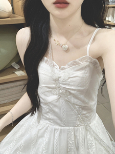 法式初恋白色吊带连衣裙女夏季小个子温柔风气质收腰绝美仙女长裙