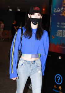 现货 puma fenty 蕾哈娜串标奚梦瑶同款连帽刺绣短款卫衣专柜