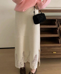 韩版蕾丝针织半身裙女秋冬新款高腰设计感温柔风毛茸茸中长款裙子