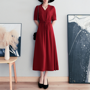 红色连衣裙女2024夏季新款短袖V领大气收腰显瘦中长裙气质妈妈裙
