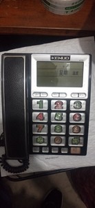 电话机座机 ，科诺牌正常使用 有需要的联系我哟 。实物拍照的