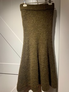闲置CHLOECHEN羊毛半身裙，腰围64厘米，裙长83厘米