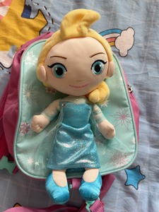 迪斯尼，艾莎款，防走失小书包。娃娃可以取下来。适合2-6岁。
