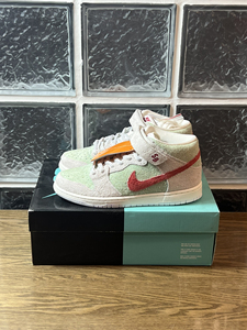 展示 Nike Dunk sb 白寡妇